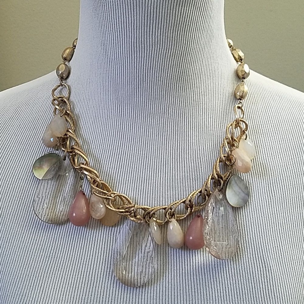 3/$10 Pink and gold toned bauble necklace bib